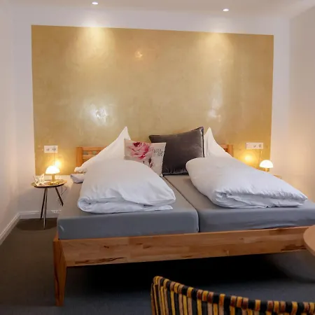 Zur Rose Guest house *